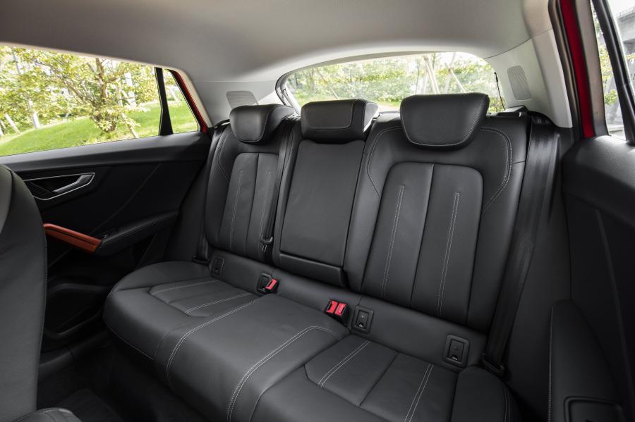 Интерьер Audi Q2 TDI Design 2016 года  (WW) (фото 14 из 14)